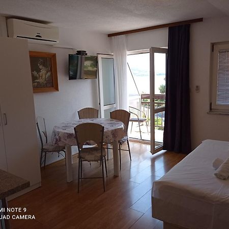 Apartments Mihovil Omiš Værelse billede