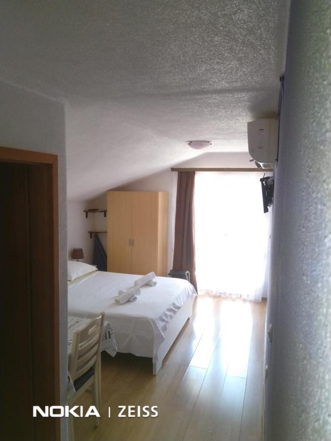 Apartments Mihovil Omiš Eksteriør billede